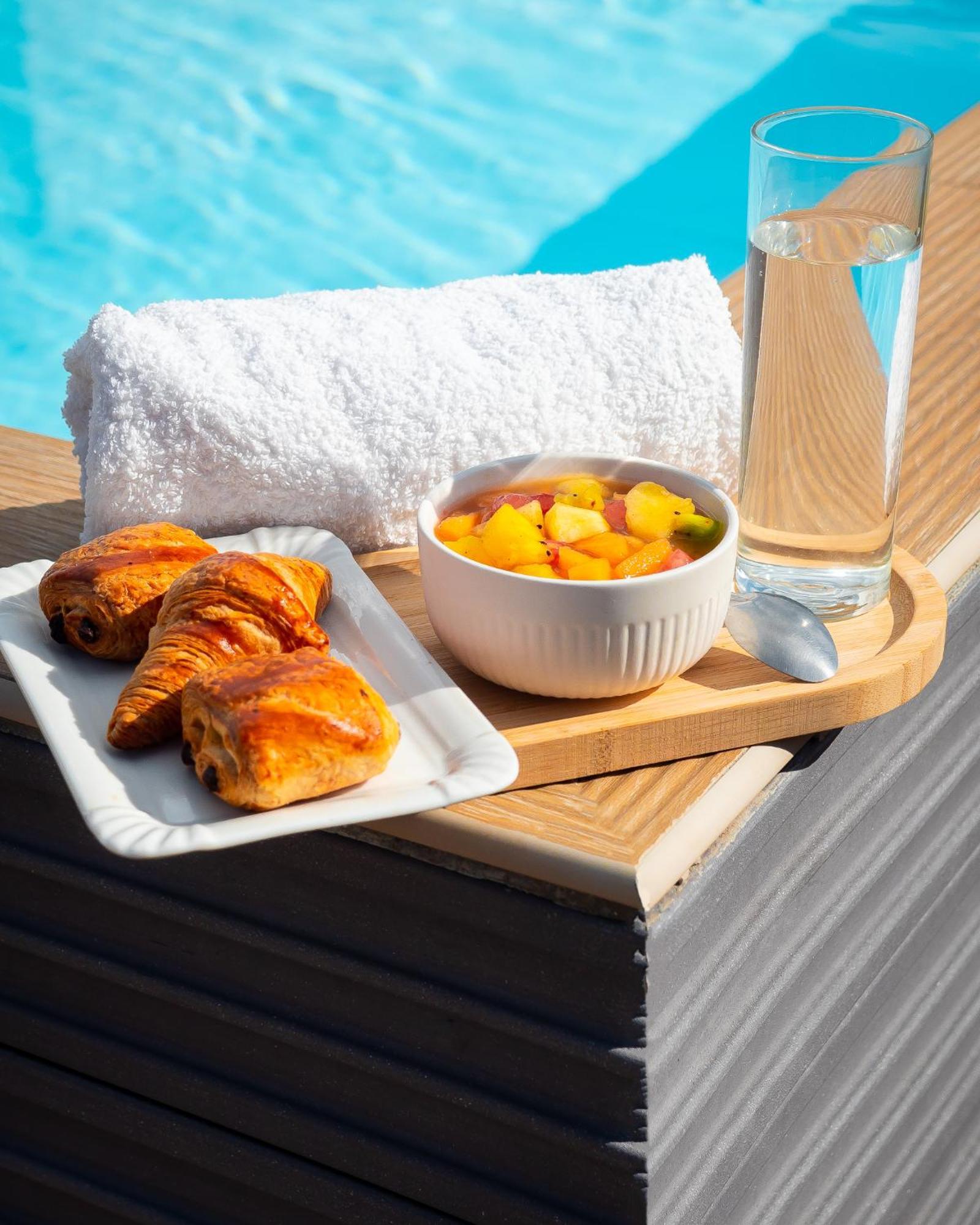 Studio Jacuzzi et piscine au centre ville de Port-Louis Extérieur photo
